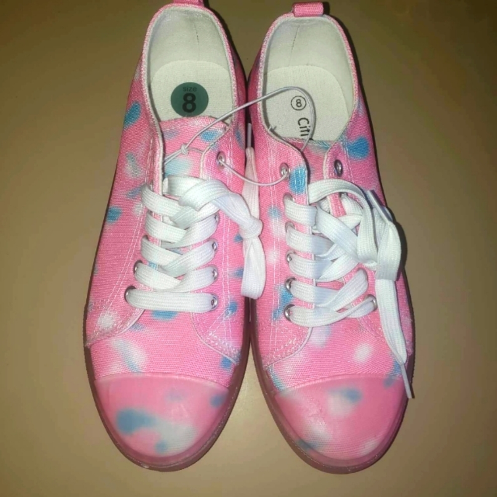 BRAND NEW SNEAKERS